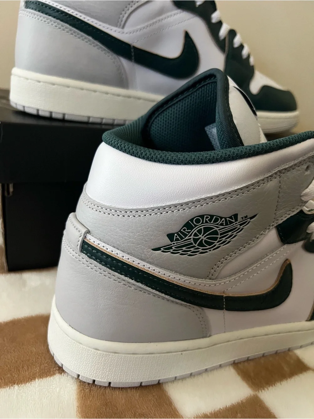 Nike Air Jordan 1 Mid SE Sneakers White/Green/Grey FQ7720 103 Men’s Sz 11.5 BNIB